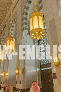 خدمة كبار الشخصيات في مطار شيريميتيفو – موسكو نوفر لكم خدمة استقبال ومساعدة VIP في مطار شيريميتيفو بموسكو مع فريق يتحدث العربية. نرافقكم من لحظة وصول الطائرة، مروراً بإجراءات الجوازات والجمارك، وحتى صالة كبار الشخصيات حيث تستريحون براحة تامة. يشمل العرض خدمة التوصيل بسيارة خاصة فاخرة إلى الفندق أو الاجتماع، إضافة إلى مترجم فوري عربي–روسي–إنجليزي عند الحاجة.